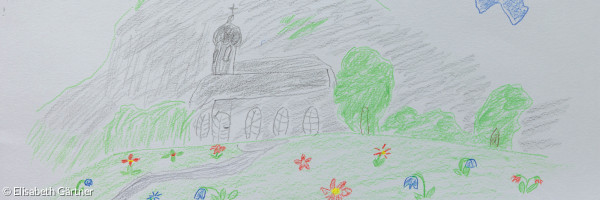 Buntstiftzeichnung Kirche vor Berg mit Sonne und Wolken
